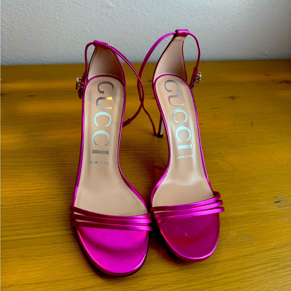 Gucci metallic pink strappy sandals